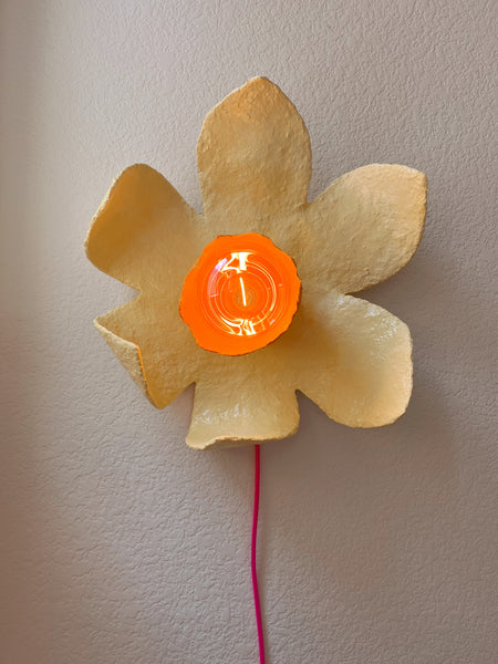 Daffodil Sconce