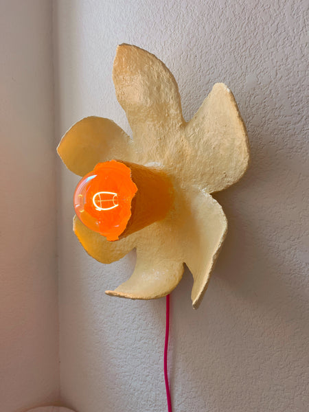 Daffodil Sconce